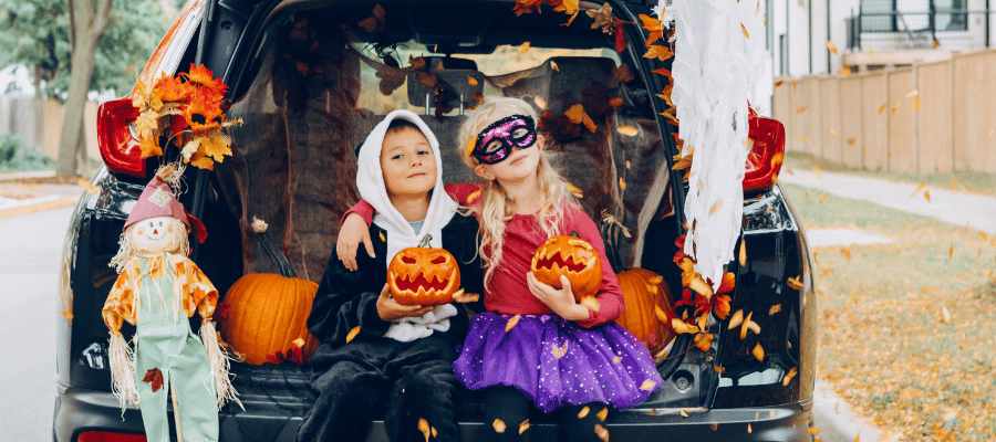 Trunk-or-treat event