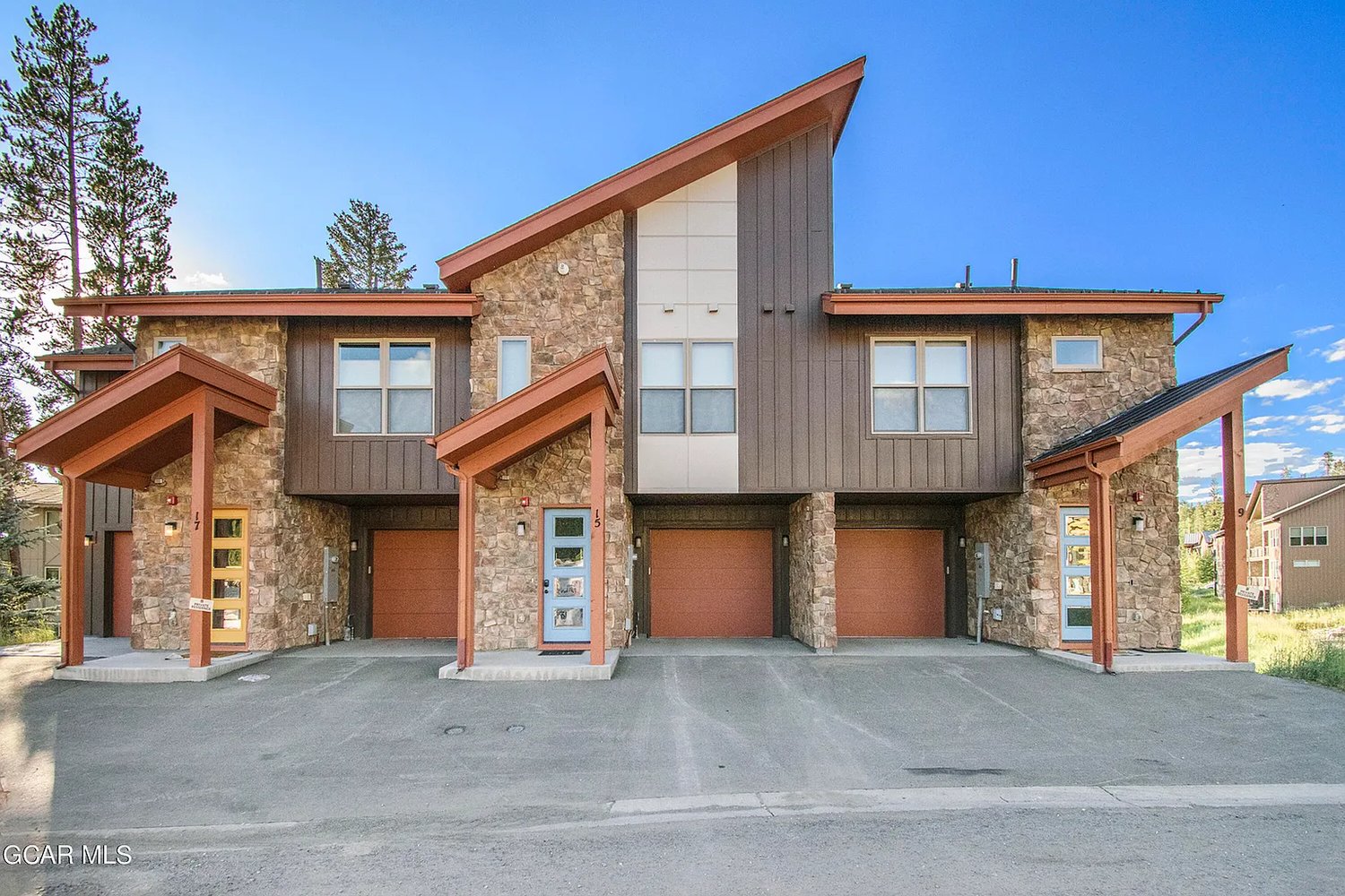 What Is a Duplex vs Triplex vs Quadplex? A Comprehensive Guide
