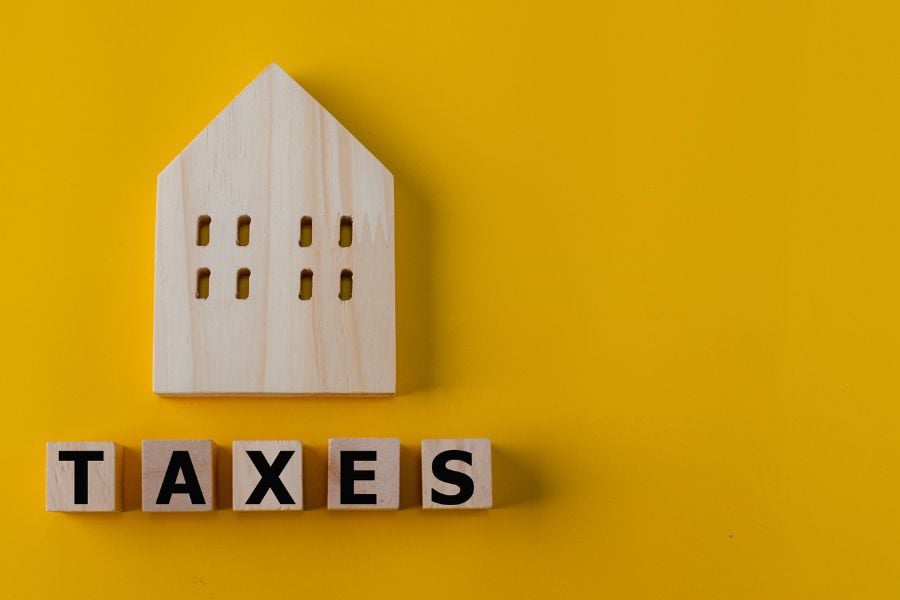 How to Avoid Capital Gains Tax on Real Estate in 2025 (Strategies)
