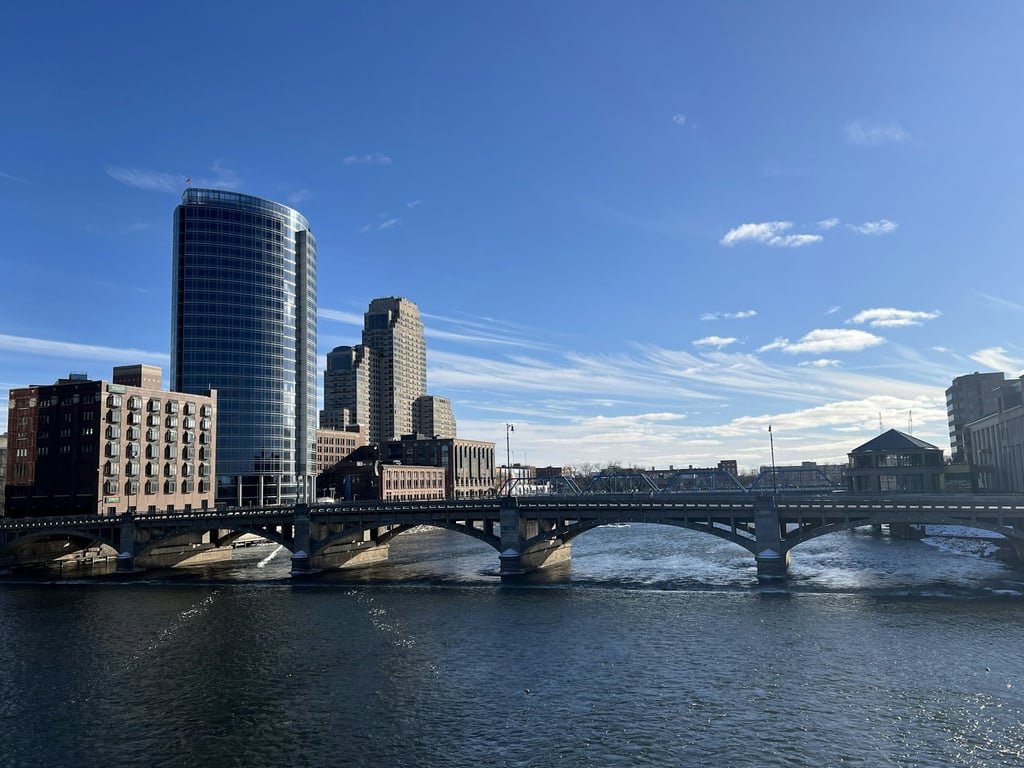 Grand Rapids Housing Stays Tight as National Inventory Recovers