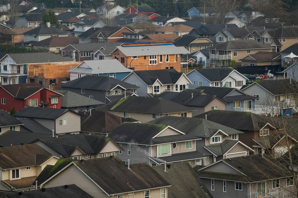 August Home Sales Fall as Rising Inventory Tests Seller Pricing