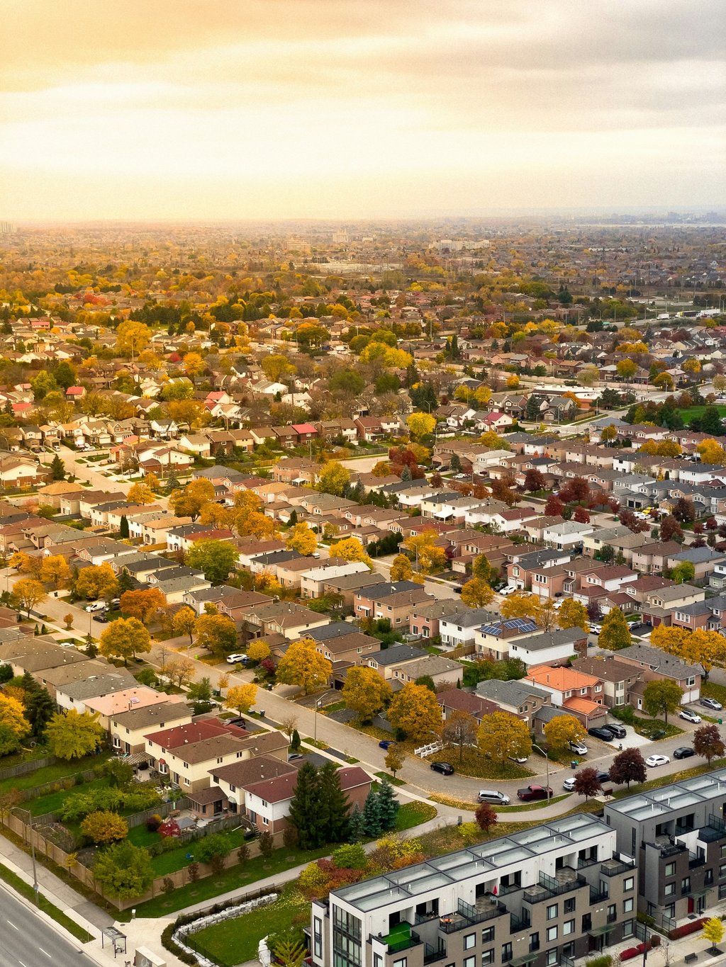 Fall Housing Market 2026 — Fresh Listings Hit Four-Year High as Pending Sales Fall to February Low